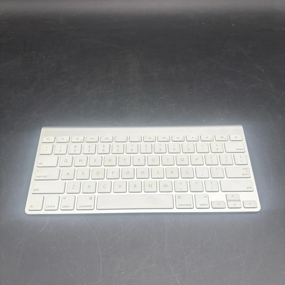 Genuine Apple Bluetooth Wireless Keyboard, Aluminum Model A1314